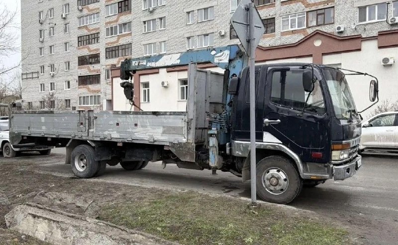 Новорожденную девочку нашли в кузове крана-манипулятора в Тюмени
