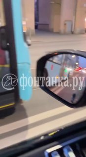 Автобус устроил заезд по встречке в Петербурге