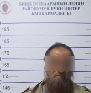 В Бишкеке задержали мужчину, раздававшего детям конфеты с иглами