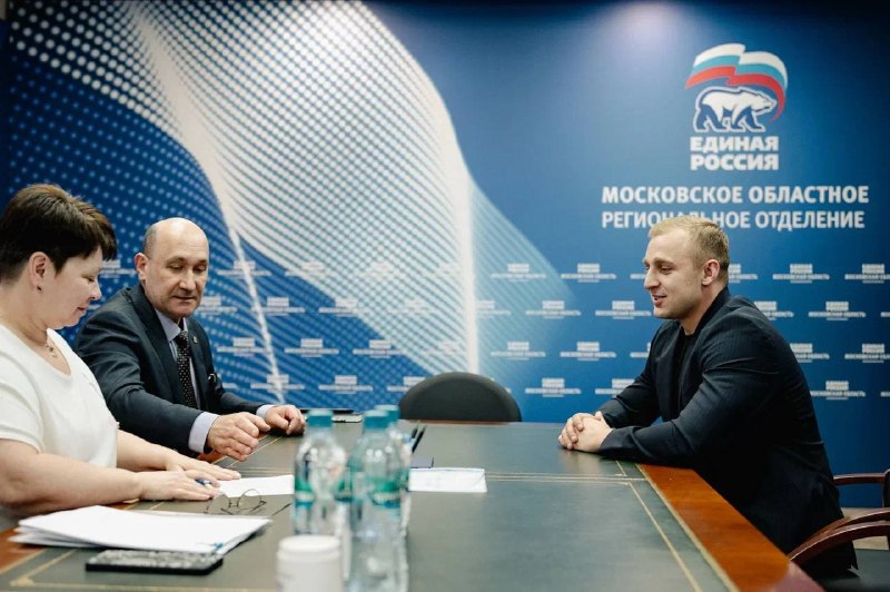 Блогер Саша Стоун подал документы на праймериз «Единой России» в Подмосковье