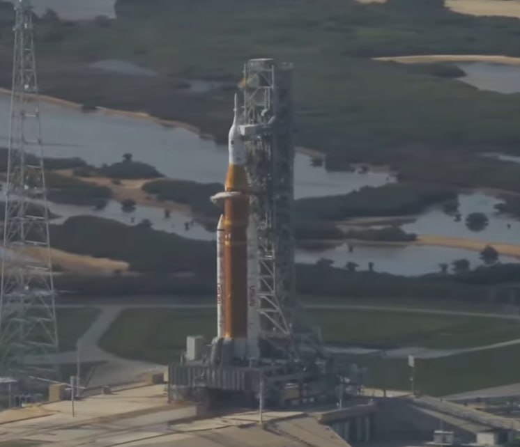 NASA устраняет неполадку перед стартом лунной миссии