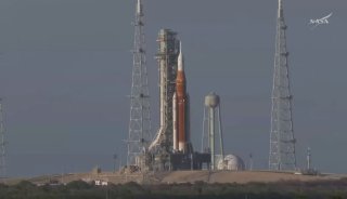 Люди полетели к Луне впервые за 54 года: NASA запустила рекордный корабль