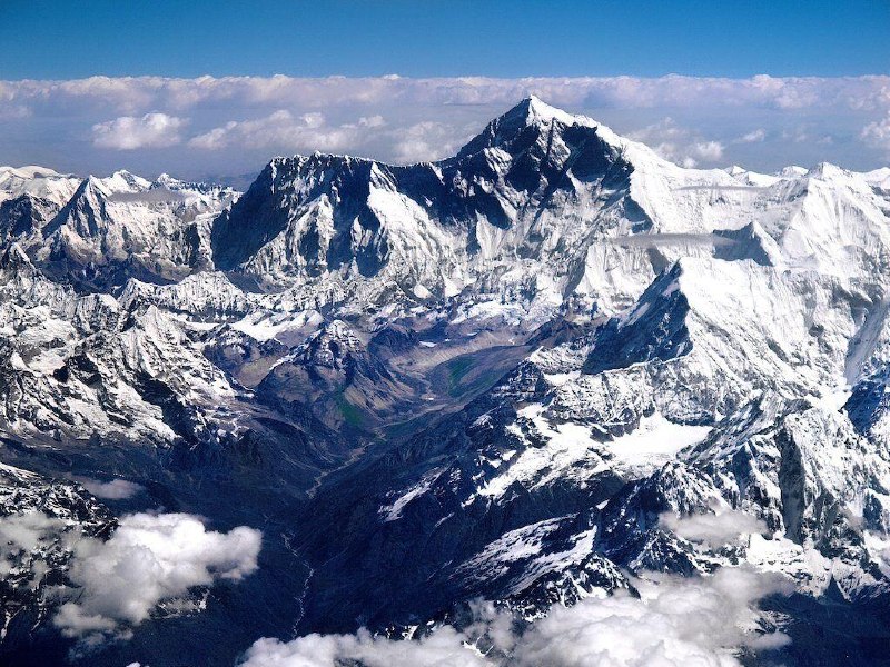 Посольство РФ в Непале: жалоб на отравление шерпов на Эвересте не поступало