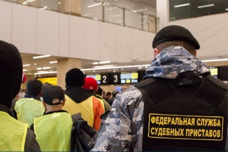 Иностранные контрактники с 3 апреля не подлежат выдворению из РФ