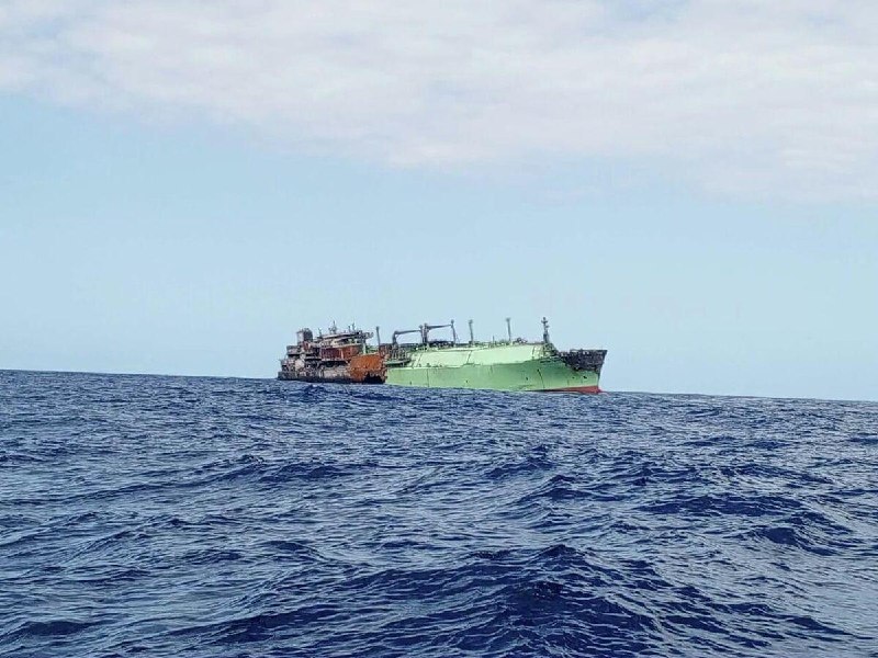 Российский газовоз сорвался с буксира и дрейфует в Средиземном море