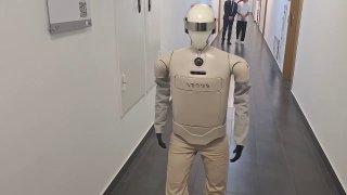 Человек-робот появится на улицах Москвы для доставки продуктов