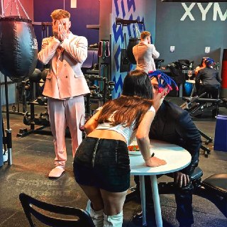 Иван Золо впервые поцеловался в 21 год