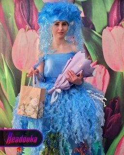 Женщина выиграла конкурс красоты, завернувшись в мусорные пакеты, в кузбасской колонии