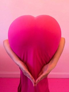 Новый тренд в Японии: девушки массово постят «сердечки» в соцсетях