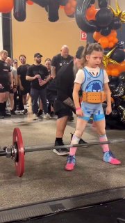 9-летняя девочка подняла 82 кг в становой тяге