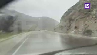 Сильные подтопления и сели в Дагестане: затоплены улицы и трасса