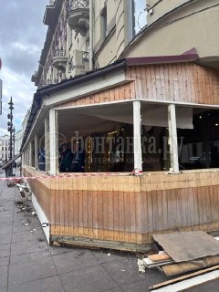 В Петербурге освобождают Казанскую улицу от незаконной пристройки ресторана