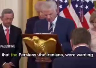 Пастор в Белом доме: Бог создал Трампа, чтобы тот убивал иранцев