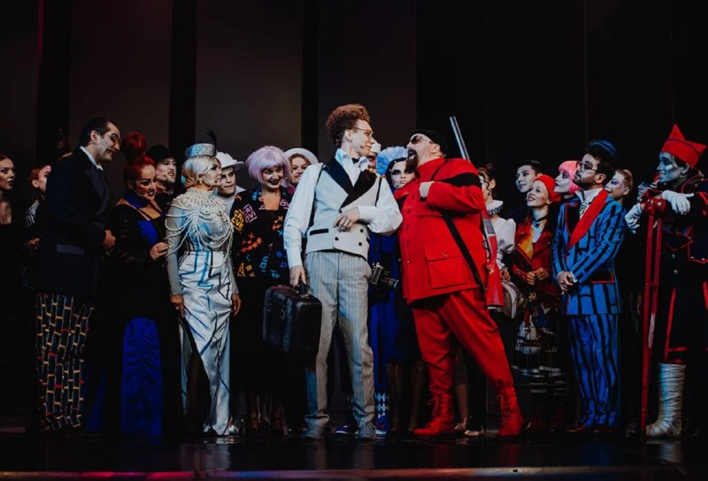 20 человек отравились на гастролях в театре Моссовета — одну из актрис госпитализировали