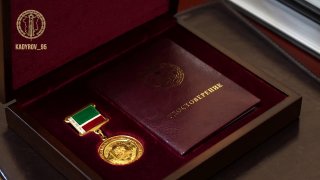 Кадырову вручили медаль за вклад в развитие науки