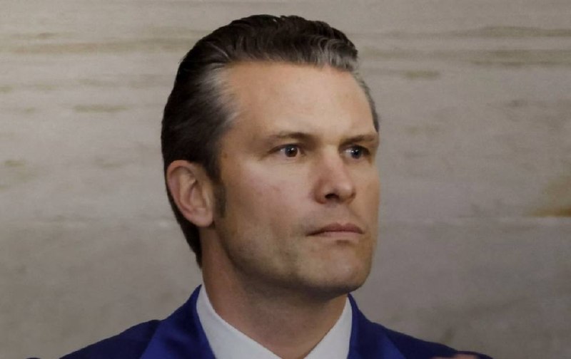 Демократы могут потребовать отставки главы Пентагона из-за операций в Иране