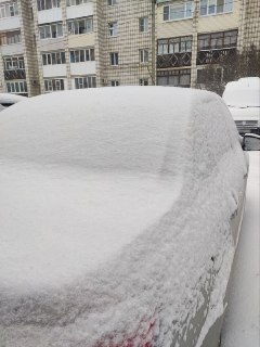 В Сыктывкаре снова зима: город засыпало снегом