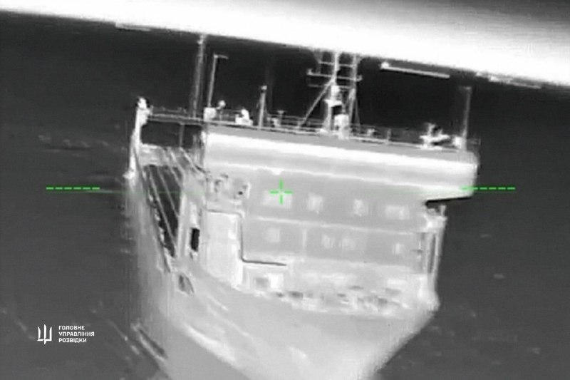 Атака дронов на паром «Славянин» в Керченском проливе