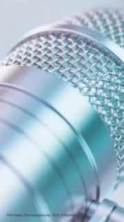 Александр Вулых померился силами с ГигаЧатом в творческой дуэли