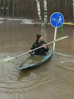 Паводки накрыли регионы России: затоплены сотни домов и размыты мосты