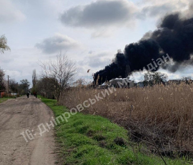 Беспилотники ВС РФ ударили по объекту в Днепропетровской области