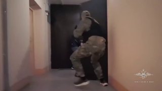 ФСБ задержала мошенников, обманывавших военных и их семьи под видом юристов