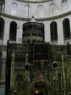 Храм Гроба Господня в Иерусалиме открыт перед Пасхой