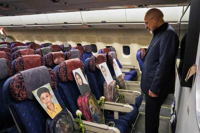 Иранская делегация привезла в Пакистан вещи с кровью детей как символ мести США