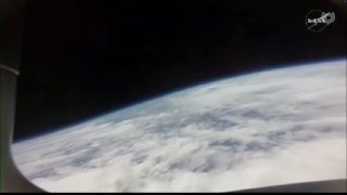 Сатирический пост о космосе и опрос о миссии Artemis II