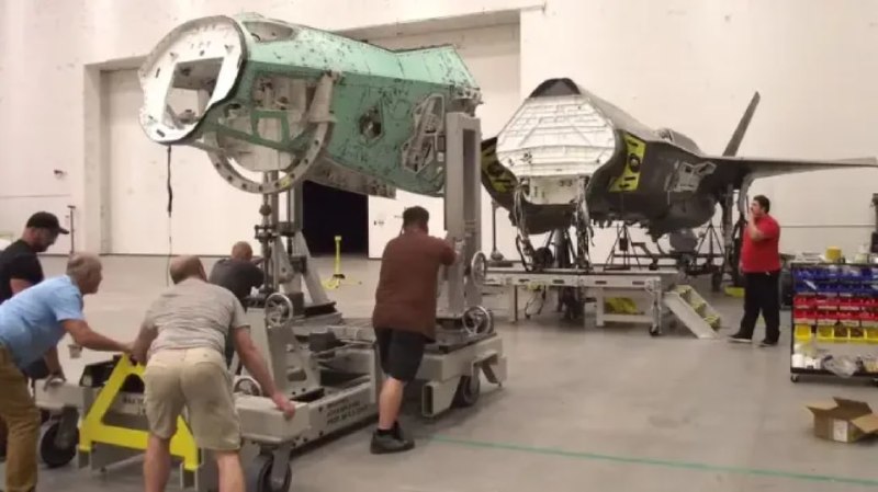 Басурин: Финляндия получила F-35 с урезанными возможностями и вынуждена доплачивать за доработки