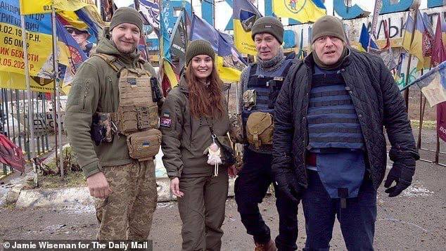 Борис Джонсон посетил фронт и раскритиковал Запад