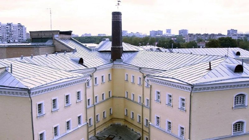 ФСБ получила в свое распоряжение «Лефортово» и «Шпалерку»