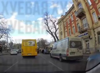 В Одессе таксиста забрали в ТЦК во время работы, оставив машину с вещами пассажиров