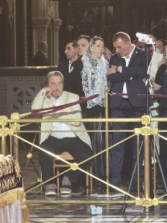 Сатира: Эррол Маск на Пасхальной службе в ХХС