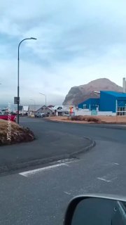 Пилот пролетел на высоте 100 метров над домами и попал под суд