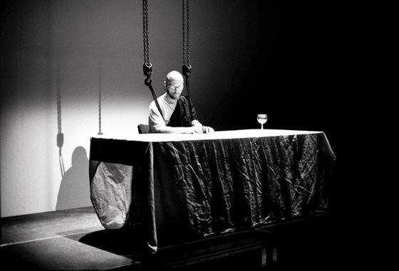 Стихотворение Д.А. Пригова «между приговым и курехиным»