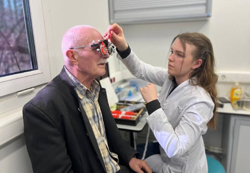 «Единая Россия» усиливает медицину в селах: переехали уже 80 тысяч врачей