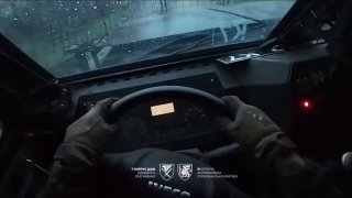 Попадание FPV-дрона в бронеавтомобиль Iveco LMV