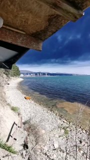 В Туапсе обнаружили пятна нефтепродуктов в море после атаки БПЛА на терминал