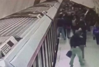 Мужчина арестован после прыжка на крышу поезда на станции метро «Таганская»