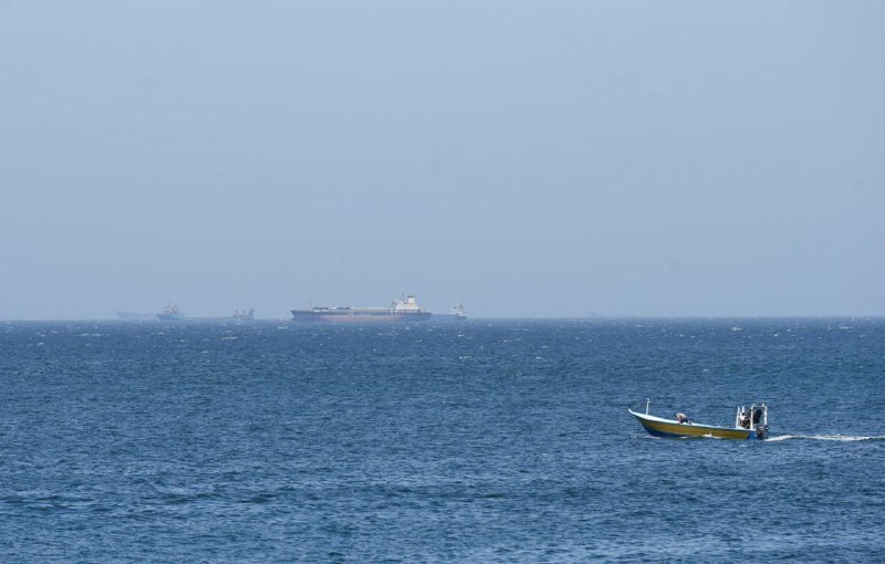 Первый пассажирский лайнер вышел из Ормузского пролива после начала эскалации в регионе