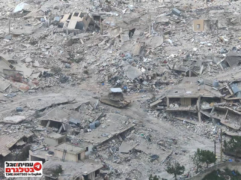 Израильский танк на руинах Бинт-Джубайля и кадры снесенных городов