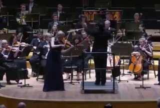 Дирижер чуть не лишился 3 млн евро, взмахнув рукой