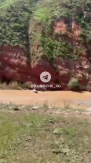 В Кыргызстане авто с главами сёл сорвалось с обрыва: погибли несколько человек