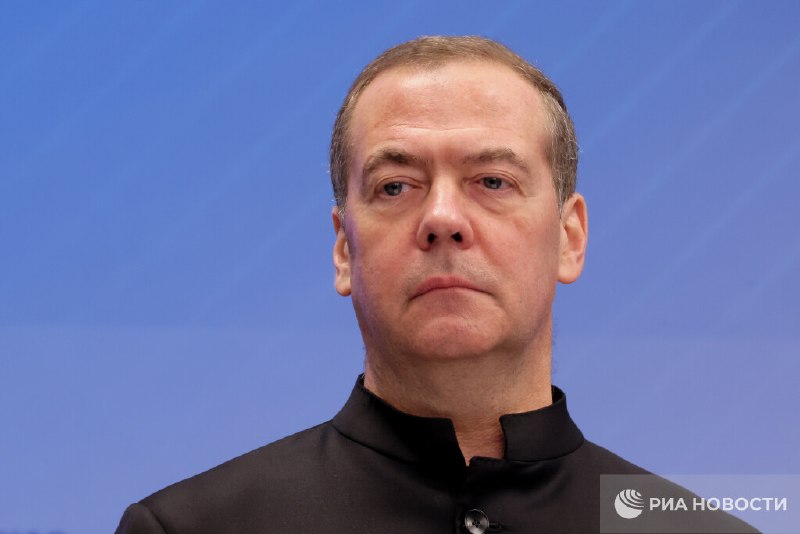 Медведев: США не станут защищать Европу в конфликте с Россией