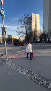 В Москве на Бакинской улице появилась светящаяся разметка для пешеходов