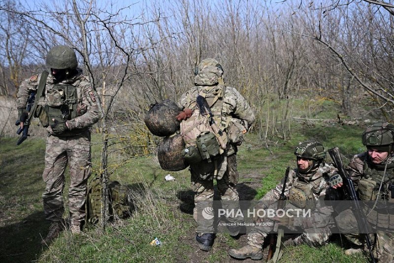 Бойцы 98-й дивизии ВДВ проводят занятия по боевой подготовке в Запорожской области
