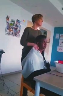 В Испании нелегальным мигрантам предлагают бесплатные косметические процедуры