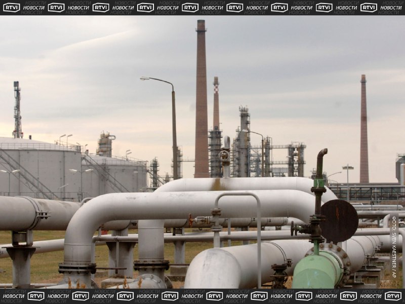 Песков объяснил остановку поставок казахстанской нефти в ФРГ техническими моментами