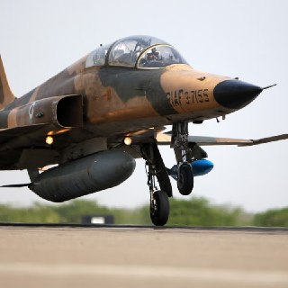 Иранский истребитель F-5 успешно атаковал базу США в Кувейте